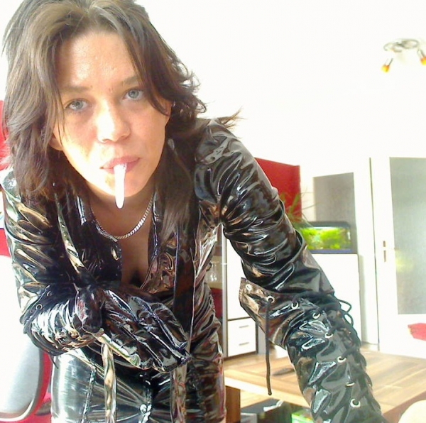 MistressLaura