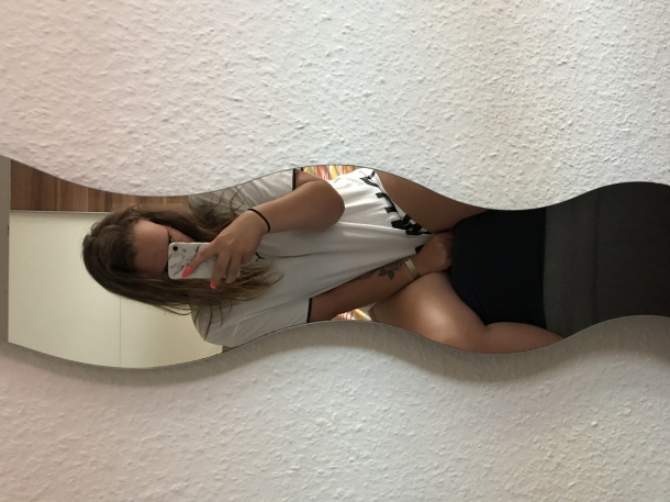 Laura Tikanovics