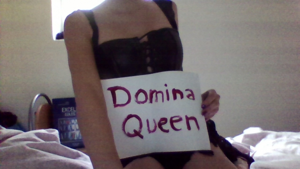 DominaQueen