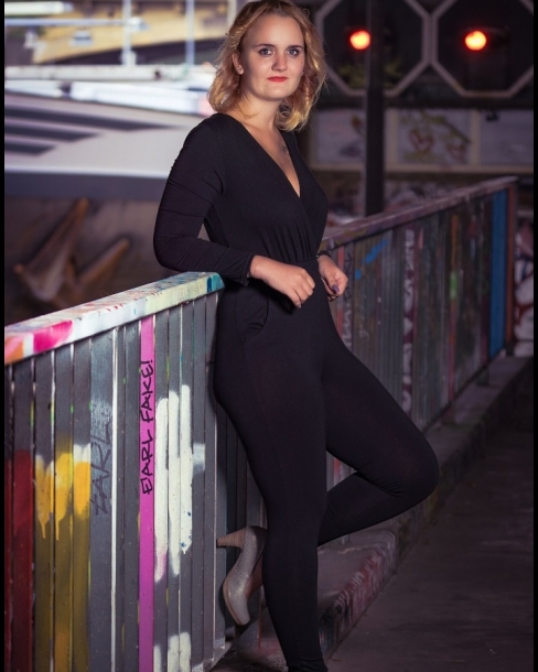 Laura Tikanovics