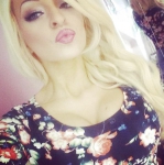 Blonde Prinzessin sucht echten Sklaven!
