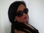 Herrin Mina sucht neue Geldsklaven.