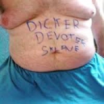 fetter devoter Sklave sucht Demütigung und Erniedrigung