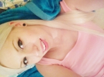 blonde Prinzessin will dein Geld :*