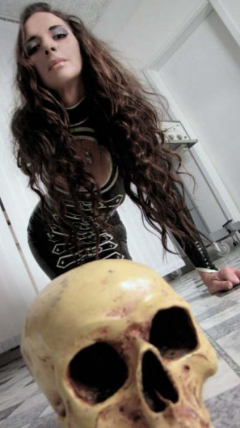 Fetischgöttin Satanica