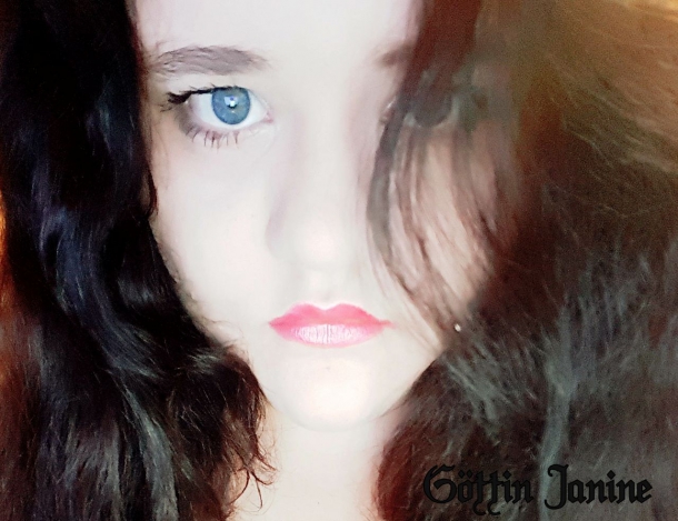 Luxuslady_Janine