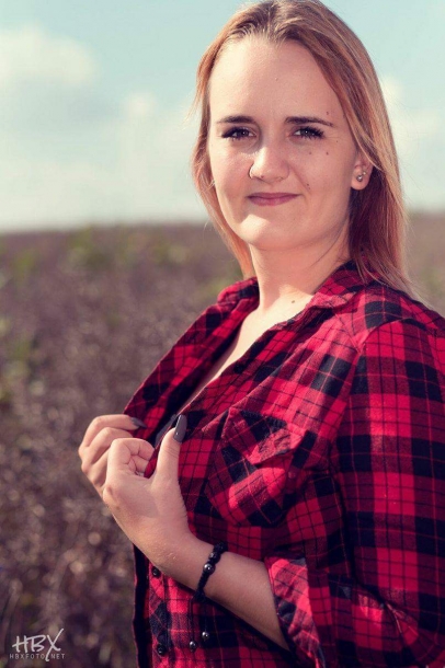 Laura Tikanovics